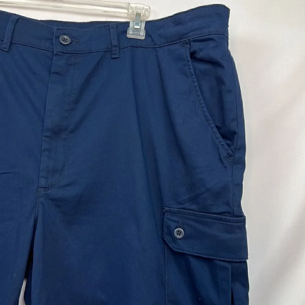 St. John’s Bay Navy Blue Cargo shorts size 44 NWT